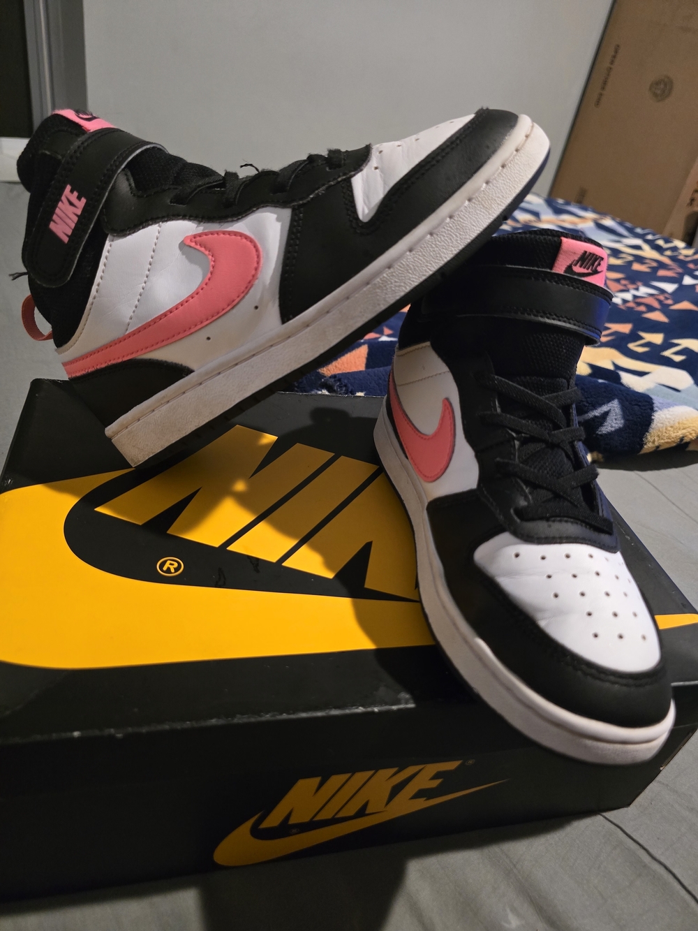 Nike Court Borough Mid 2 Shoes ~ Black Pink Hi Top Sneakers ~ Girls Kids Sz 3Y
